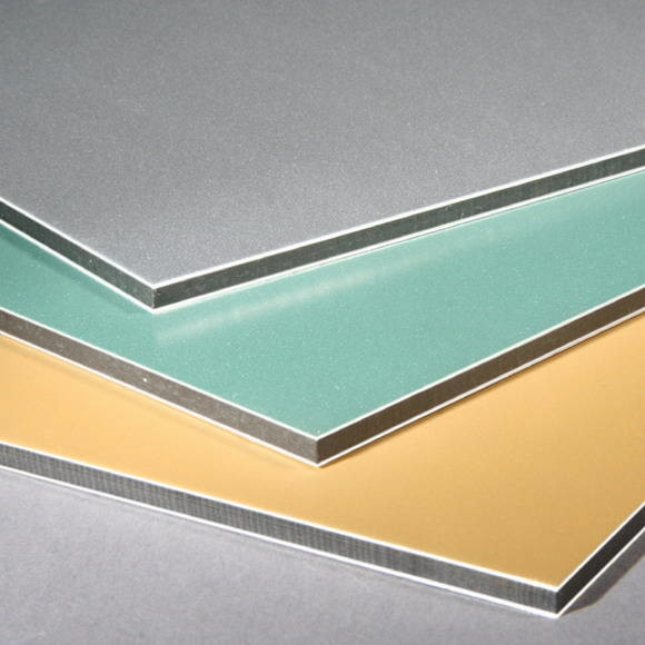 Panel Komposit Aluminium Berkilau Tinggi Melindungi Permukaan Anda Dengan Lapisan Nano-PVDF dan Cat Berbersih Sendiri