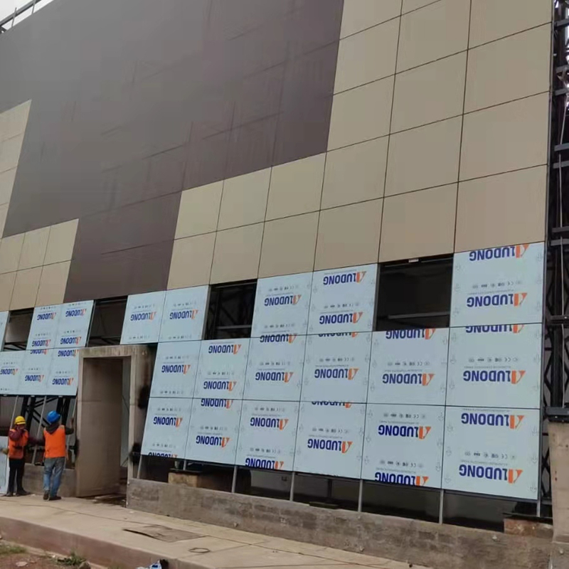 Panel Komposit Aluminium Pelindung Film OEM Dengan Gloss Tinggi Dan Ketebalan Koil Alu 0,022mm-0,050mm