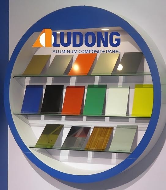 Panel komposit aluminium PVDF yang dapat disesuaikan dengan berbagai warna yang tersedia