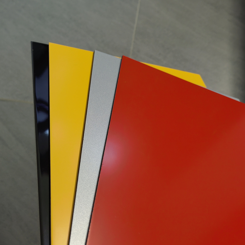 Panel Komposit Aluminium Pelindung Film OEM Dengan Gloss Tinggi Dan Ketebalan Koil Alu 0,022mm-0,050mm
