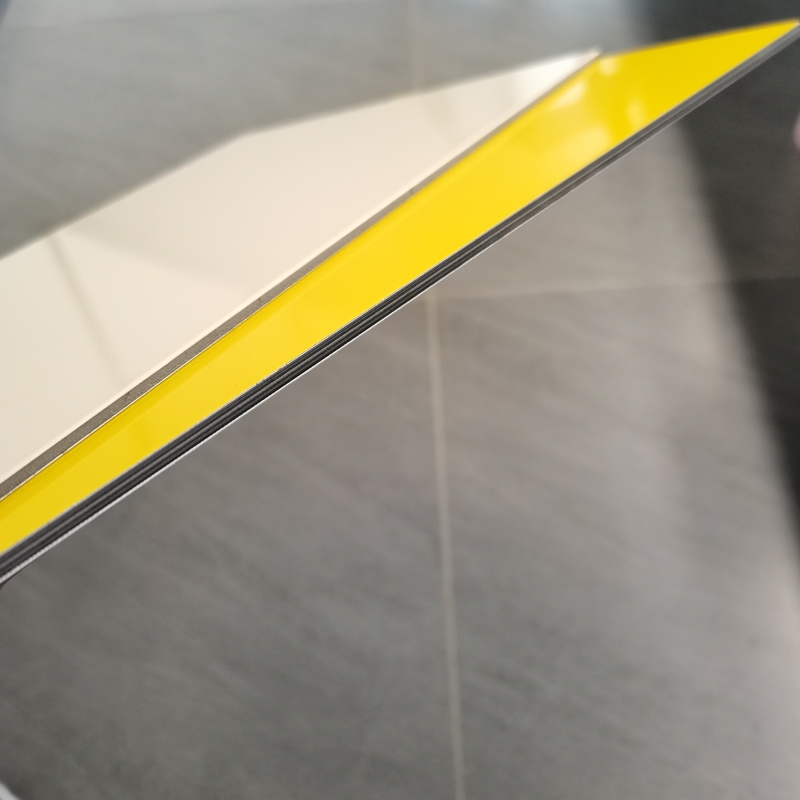 Panel Komposit Aluminium Pelindung Film OEM Dengan Gloss Tinggi Dan Ketebalan Koil Alu 0,022mm-0,050mm