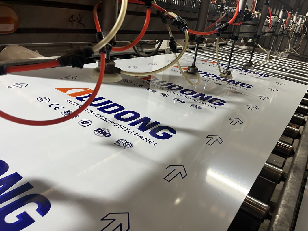4*0.40mm FR B1 Grade Fire Retardant Aluminium Composite Panel Untuk Pusat Perbelanjaan, Hotel, Stasiun Kereta Api dll