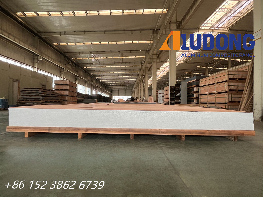FR B1 Kelas PVDF Lapisan Panel Komposit Aluminium tahan api Ketebalan 4mm untuk Bangunan