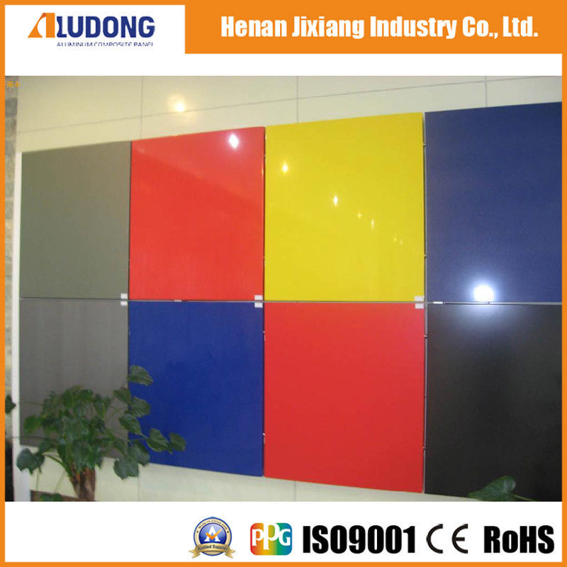 Penjualan Panas Panel Komposit Aluminium 4x8 kaki PVDF PE Dilapisi Tahan Api Ringan Kustom Tersedia untuk Dekorasi Eksterior Interior