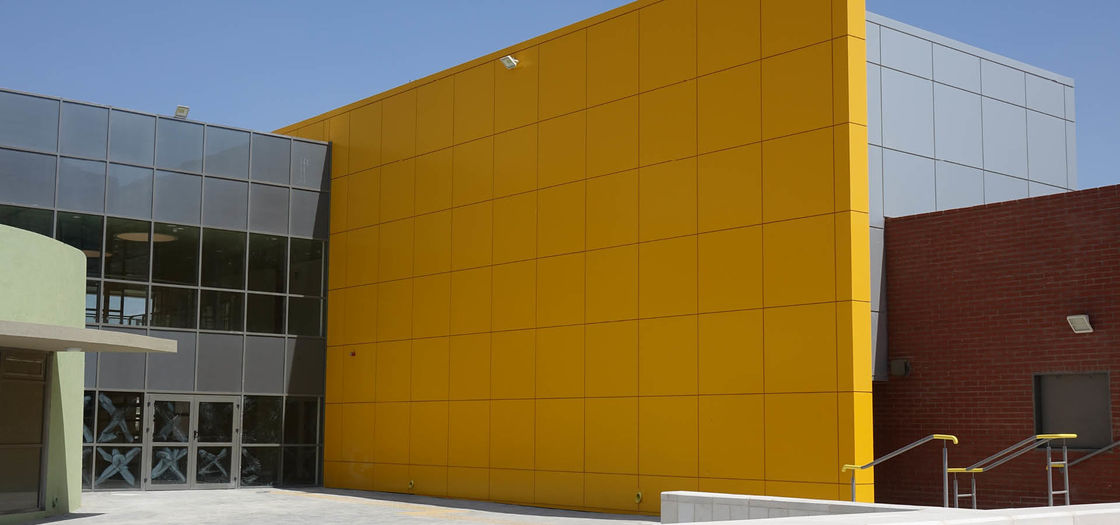 Panel Komposit Aluminium Berkilau Tinggi Dengan Lapisan PVDF Perlindungan Ultimate Untuk Permukaan Bangunan Anda