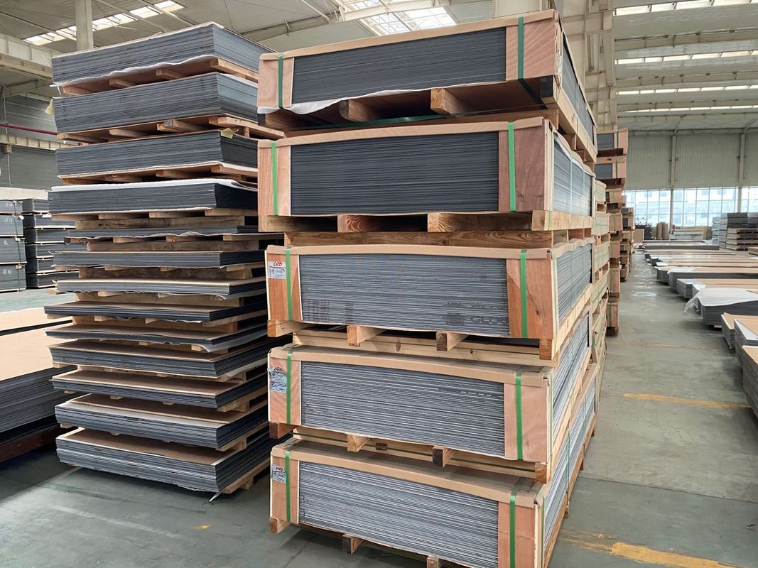 Ukuran maksimum mencapai 2000 * 6000mm Panel Komposit Aluminium Solusi Ultimate Untuk Kebutuhan Konstruksi Anda