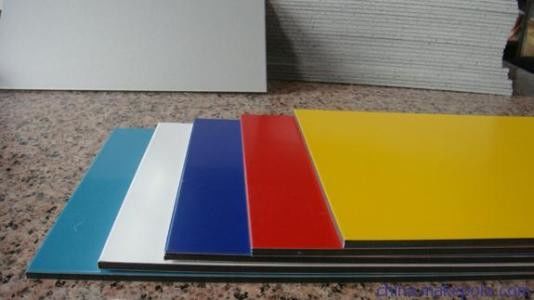 Ukuran maksimum mencapai 2000 * 6000mm Panel Komposit Aluminium Solusi Ultimate Untuk Kebutuhan Konstruksi Anda