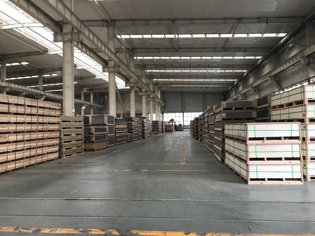 Panel Komposit Aluminium PVDF Konstruksi Kontemporer Kekerasan Tinggi dan Pemeliharaan Mudah untuk Perlindungan Yang Lama