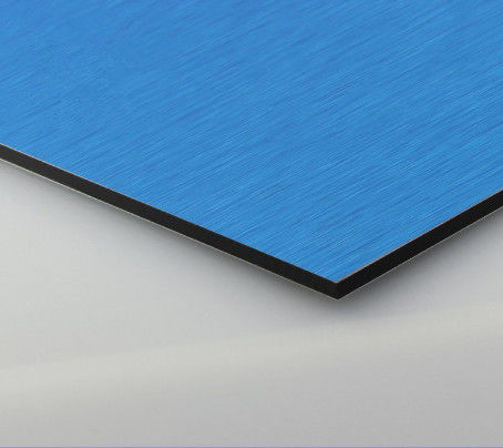 Siap untuk Pengiriman Panel Komposit Aluminium 5mm yang Disikat Anodized Finish, Tahan UV untuk Dinding Bandara