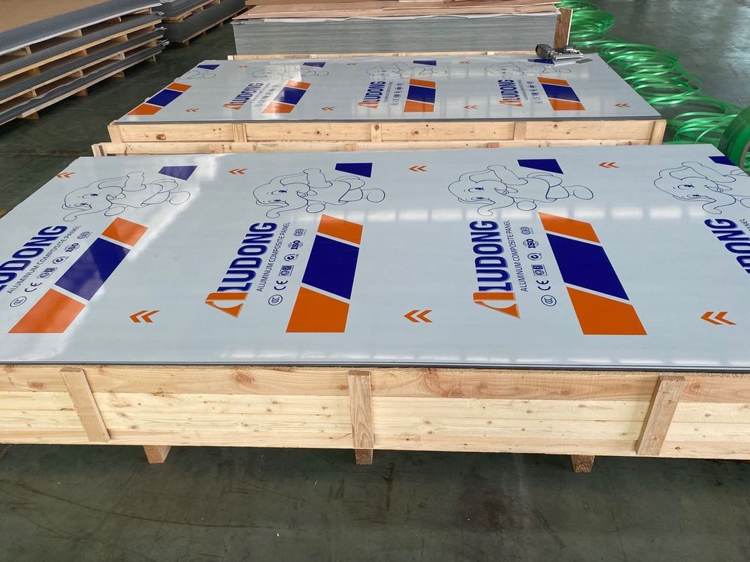 Tingkatkan Estetika Bangunan Anda dengan Panel Komposit Aluminium yang Di sikat Berbagai Ukuran Tersedia