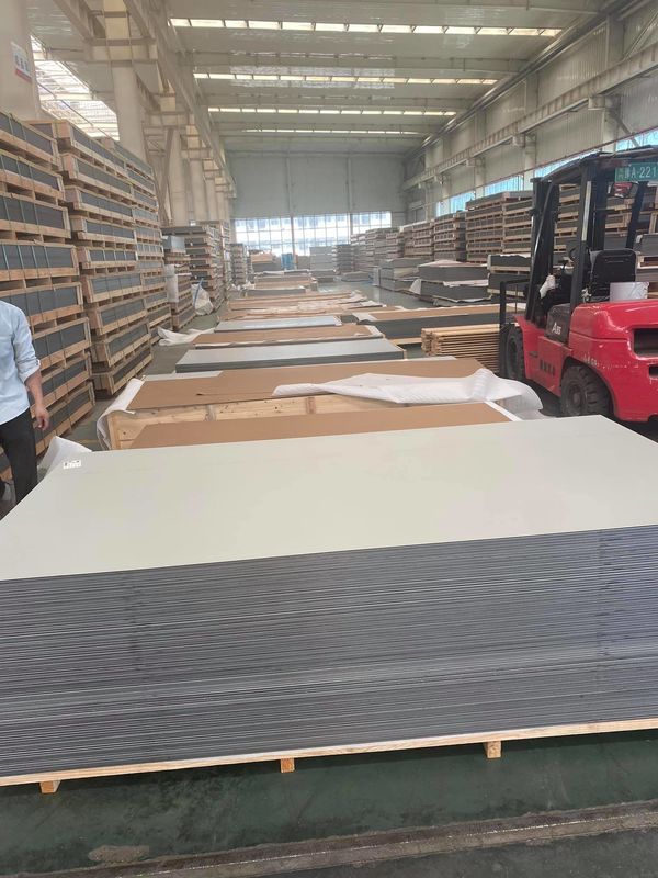 Tingkatkan Estetika Bangunan Anda dengan Panel Komposit Aluminium yang Di sikat Berbagai Ukuran Tersedia