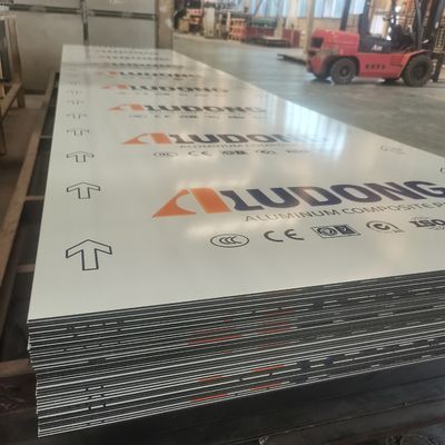 Panel Komposit Aluminium Inti PVDF Tahan Api B1 A2