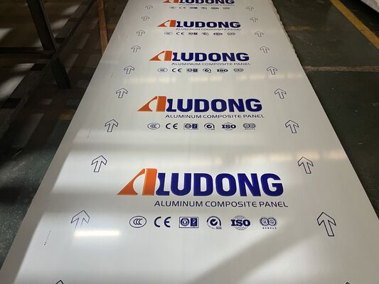 4*0.40mm FR B1 Grade Fire Retardant Aluminium Composite Panel Untuk Pusat Perbelanjaan, Hotel, Stasiun Kereta Api dll