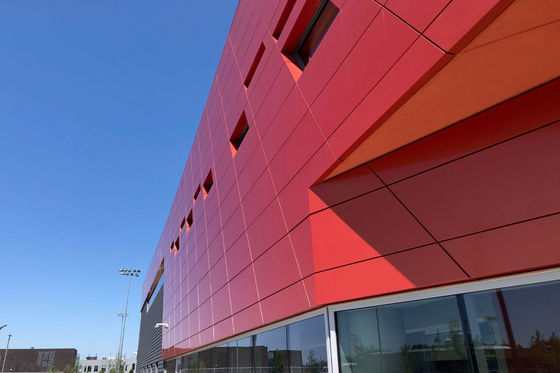 Panel Komposit Aluminium Berkilau Tinggi Dengan Lapisan PVDF Perlindungan Ultimate Untuk Permukaan Bangunan Anda